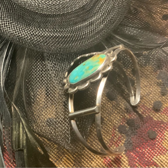 ♥️🧡Vintage sterling silver Navajo Turquoise and Silver Leaf clamper Bracelet. - Picture 5 of 8